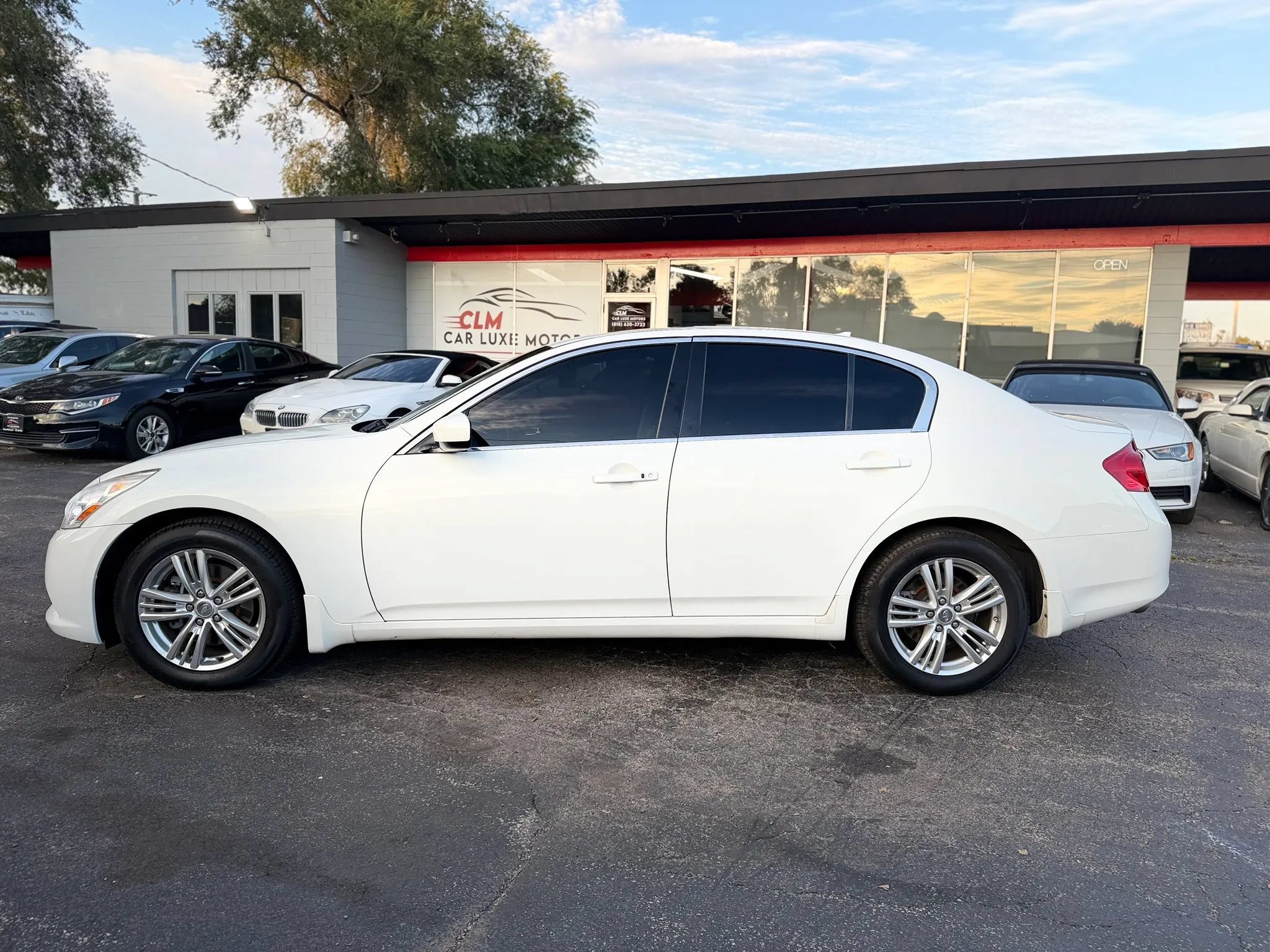 Used 2012 INFINITI G37 x Sedan w/ Premium Pkg AWD/4WD image 7