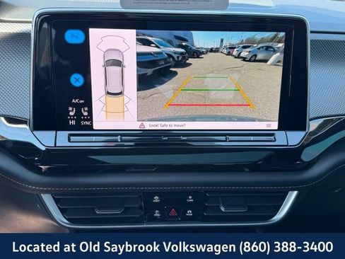 Certified 2025 Volkswagen Atlas Cross Sport SEL R-Line AWD/4WD image 40