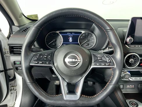 Used 2024 Nissan Sentra SR w/ SR Premium Package FWD image 15