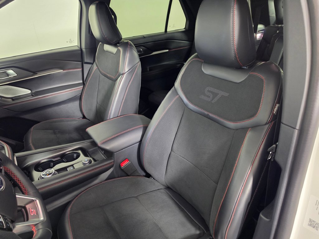 Certified 2025 Ford Explorer ST AWD/4WD image 23