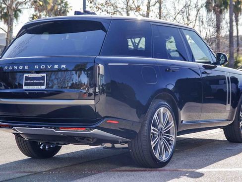 New 2026 Land Rover Range Rover SE image 4
