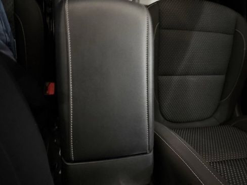 Used 2023 GMC Acadia SLE w/ Driver Convenience Package image 22