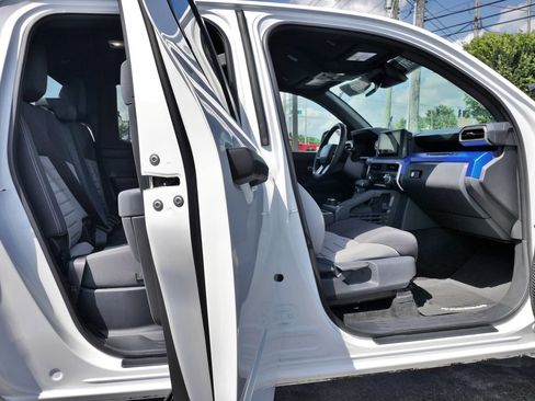 Used 2025 Toyota Tacoma TRD Off-Road AWD/4WD image 10