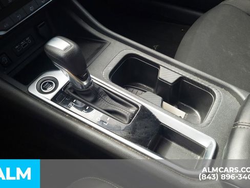 Used 2024 Nissan Sentra SV image 9