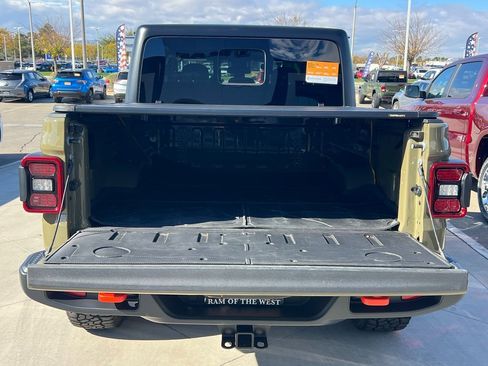 Certified 2025 Jeep Gladiator Mojave w/ Convenience Group image 19