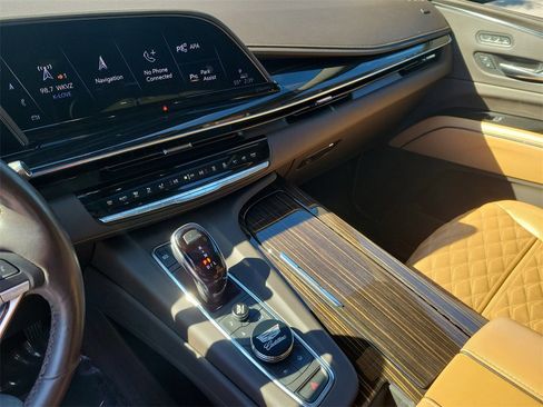 Used 2021 Cadillac Escalade Premium Luxury w/ LPO, Radiant Package image 30