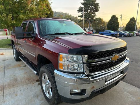 Used 2014 Chevrolet Silverado 2500 LT w/ Custom Sport Truck Package AWD/4WD image 9
