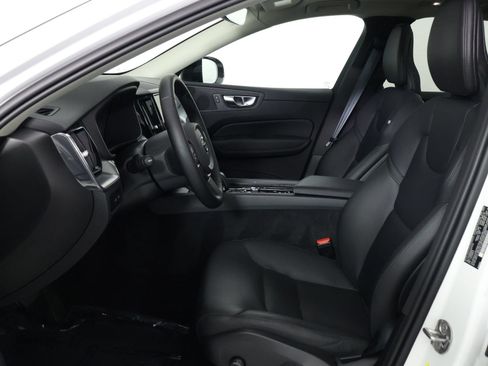 Certified 2025 Volvo XC60 T8 Core w/ Protection Package Premier AWD/4WD image 31