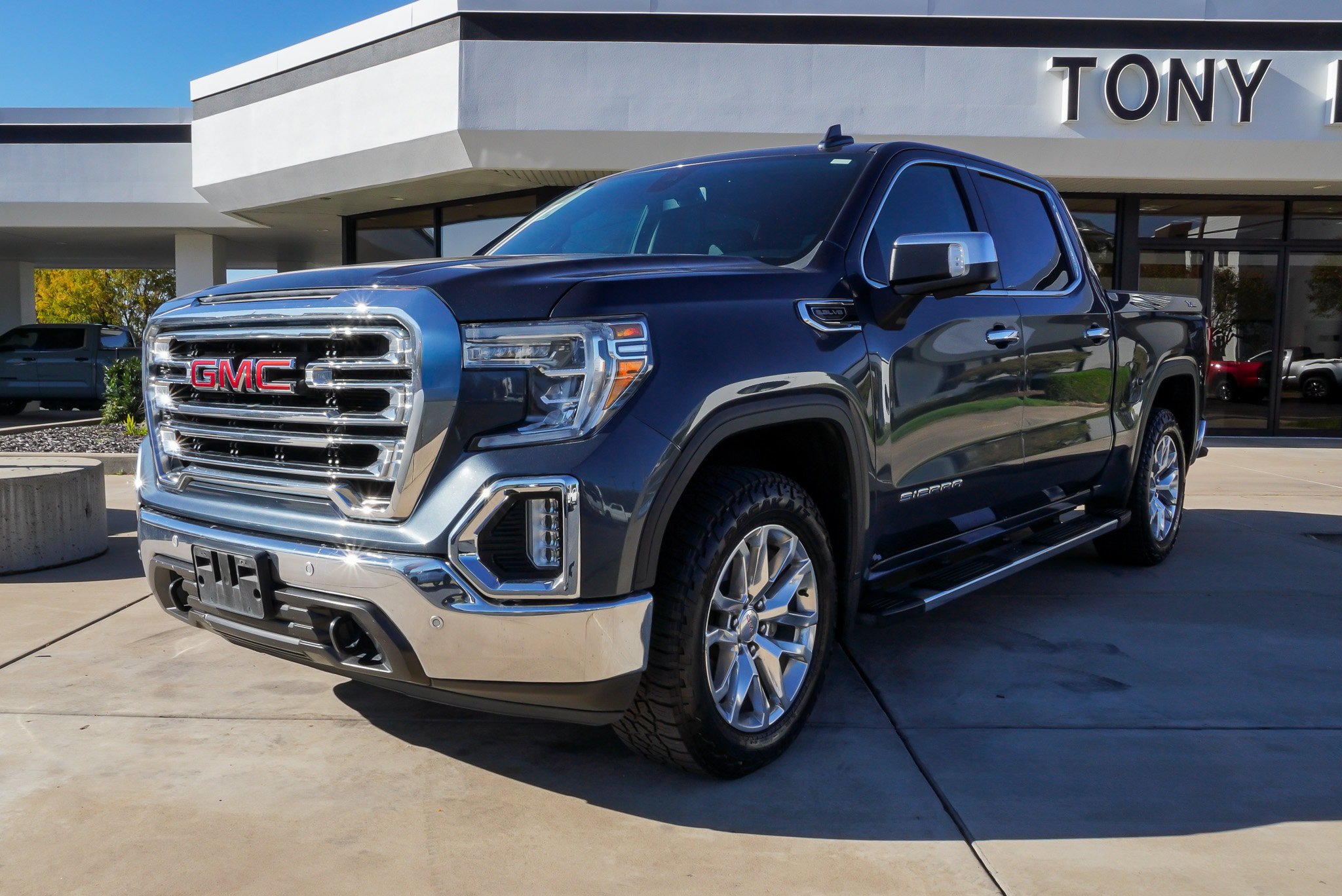 Used 2020 GMC Sierra 1500 SLT w/ SLT Premium Plus Package AWD/4WD image 4