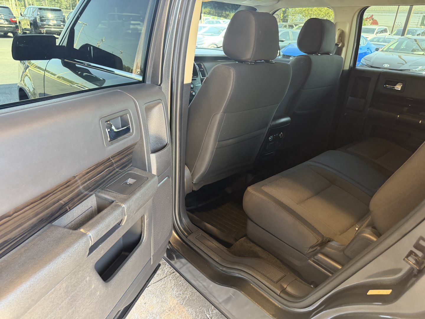 Used 2019 Ford Flex SEL FWD image 29
