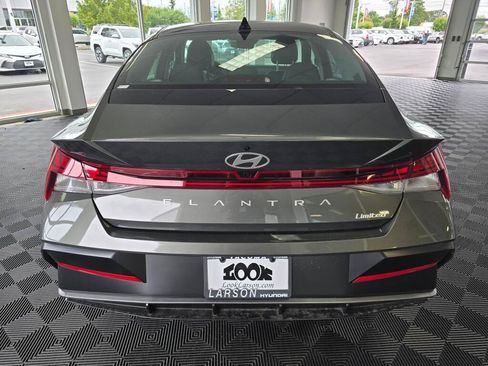 New 2026 Hyundai Elantra Limited FWD image 4
