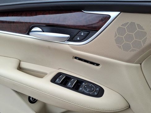 Used 2018 Cadillac XT5 Luxury w/ Driver Awareness Package image 29