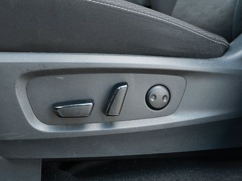 Used 2025 Nissan Pathfinder SV FWD image 22