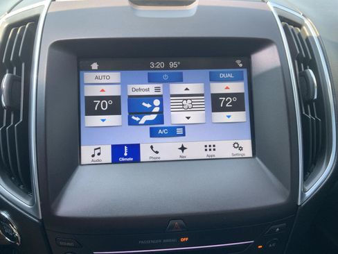 Used 2017 Ford Edge Titanium w/ Equipment Group 301A AWD/4WD image 40