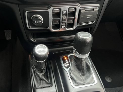 Used 2020 Jeep Wrangler Unlimited Sport AWD/4WD image 28
