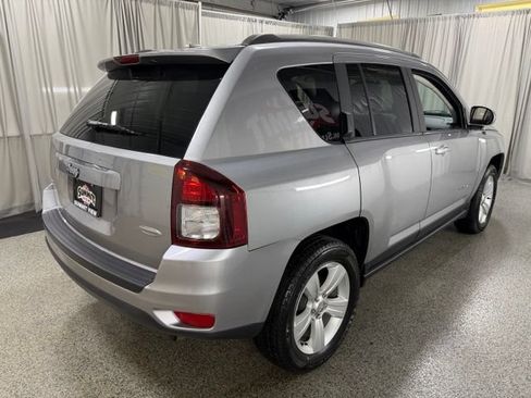 Used 2014 Jeep Compass Latitude w/ Sun/Sound Group AWD/4WD image 4