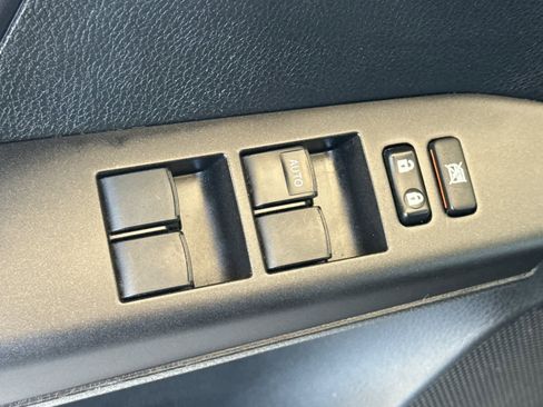Used 2018 Toyota RAV4 XLE AWD/4WD image 13