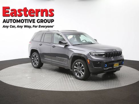 Used 2023 Jeep Grand Cherokee Overland w/ Luxury Tech Group IV AWD/4WD image 54