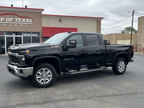 Used 2024 Chevrolet Silverado 2500 LT AWD/4WD image 4