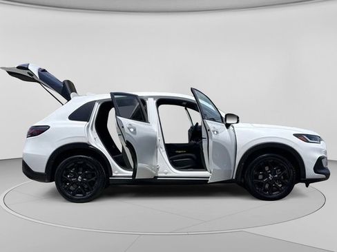 Used 2024 Honda HR-V Sport image 31