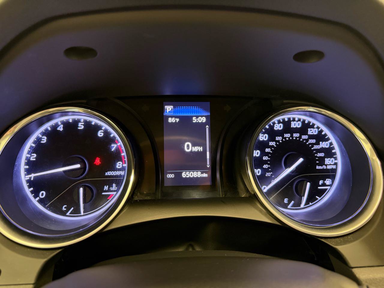 Used 2020 Toyota Camry LE FWD image 19