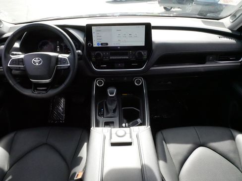 Certified 2025 Toyota Grand Highlander AWD Hybrid image 10