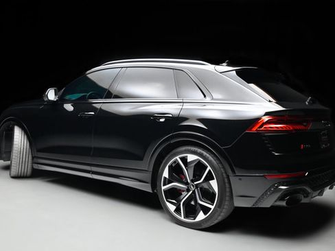 Used 2023 Audi RS Q8 w/ Black Optic Package image 24