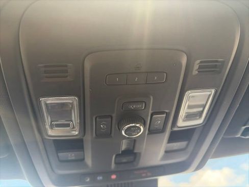 Used 2023 Chevrolet Tahoe Premier AWD/4WD image 27