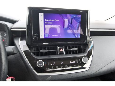 Used 2025 Toyota Corolla LE FWD image 24