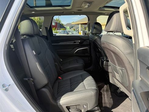 Used 2025 Kia Telluride SX w/ SX Captain's Chair Package FWD image 19