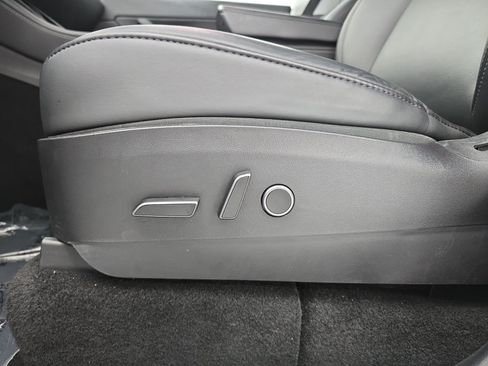 Used 2022 Tesla Model Y Performance AWD/4WD image 28
