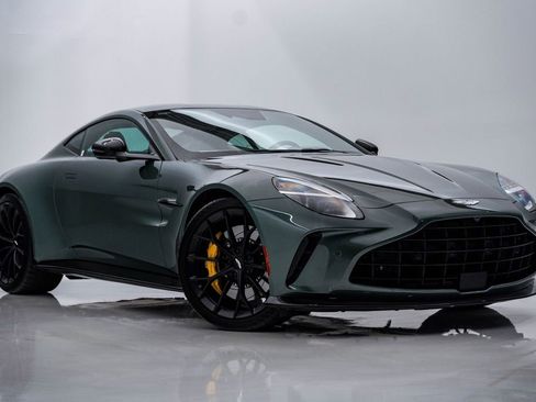Used 2025 Aston Martin V8 Vantage Roadster RWD image 1