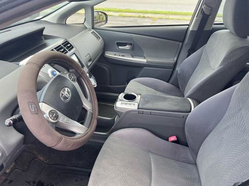 Used 2013 Toyota Prius V image 5