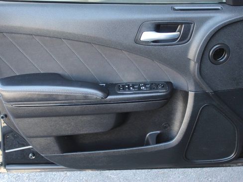 Used 2022 Dodge Charger SXT w/ Blacktop Package image 17