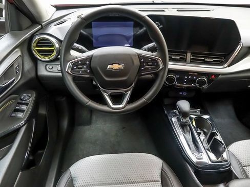 Used 2026 Chevrolet Trax LT w/ Driver Confidence Package image 12