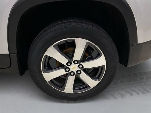 Used 2019 Chevrolet Traverse LT w/ LT Premium Package AWD/4WD image 18