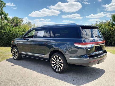 Used 2022 Lincoln Navigator L Reserve image 3