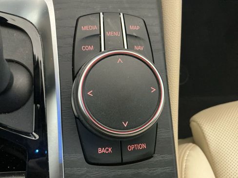 Certified 2023 BMW 530e xDrive w/ Premium Package image 16