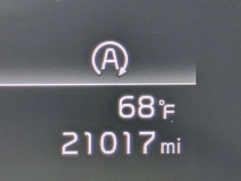 Used 2023 Kia Sportage EX image 4