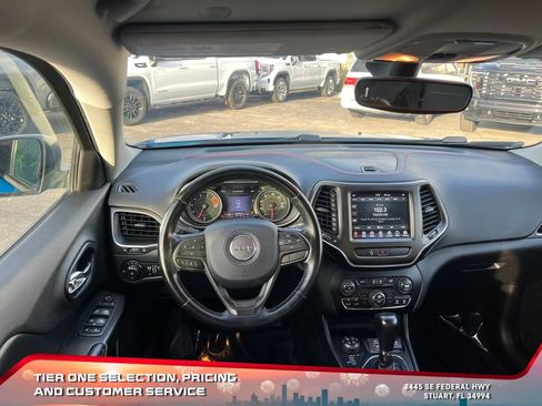 Used 2020 Jeep Cherokee Trailhawk w/ Cold Weather Group image 28