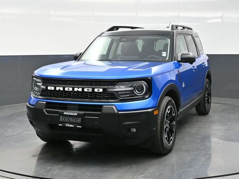 Used 2025 Ford Bronco Sport Outer Banks w/ Outer Banks Tech Package+ image 2