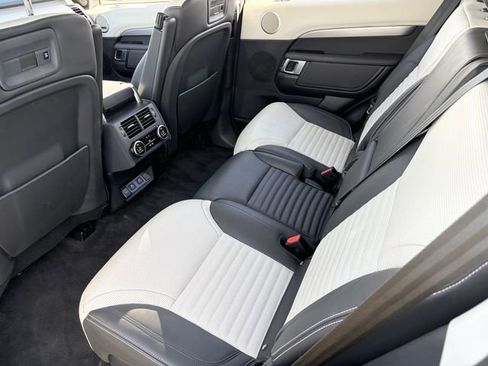 Used 2025 Land Rover Discovery Dynamic SE image 25