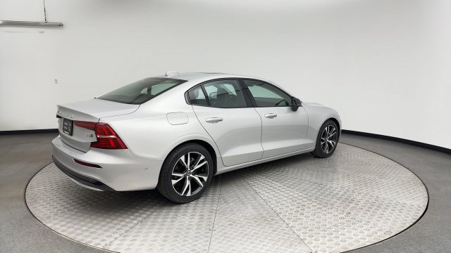 Certified 2024 Volvo S60 B5 Plus AWD/4WD image 2
