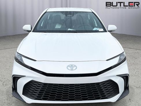 New 2026 Toyota Camry SE FWD image 9