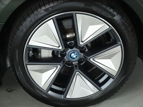 Used 2023 BMW i4 eDrive40 RWD image 11