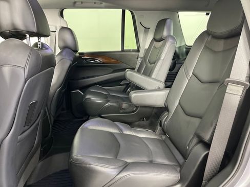Used 2020 Cadillac Escalade Premium Luxury image 13