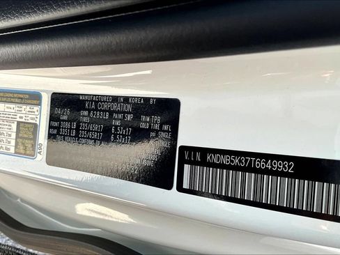 New 2026 Kia Carnival FWD image 12