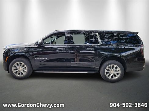 New 2025 Chevrolet Suburban Premier image 2