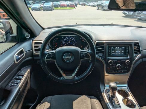 Used 2016 Jeep Grand Cherokee Laredo w/ Quick Order Package 23E image 17