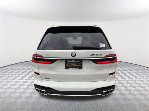 Used 2025 BMW X7 M60i image 6
